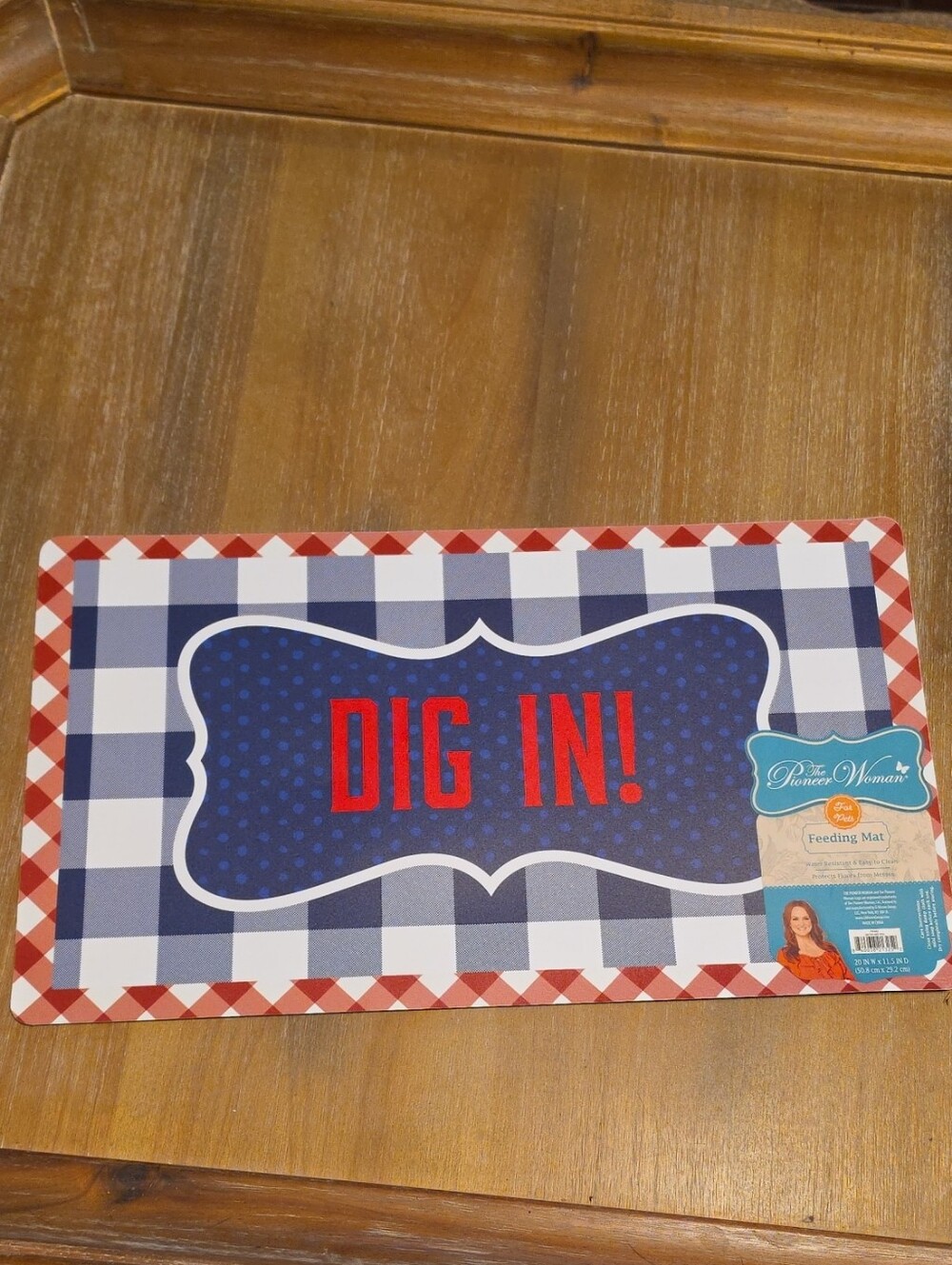 The Pioneer Woman Blue and Red 'Dig In!' Plaid Feeding Mat